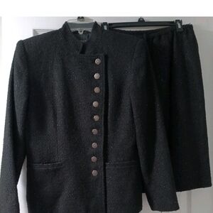 Elegant Black Women's Blazer and Skirt Set